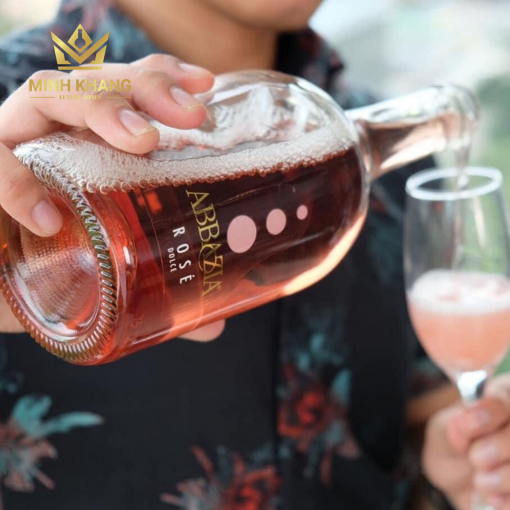 Rượu vang Ý Abbazia Moscato Sparkling Rosé Dolce sủi bọt đầy tinh tế