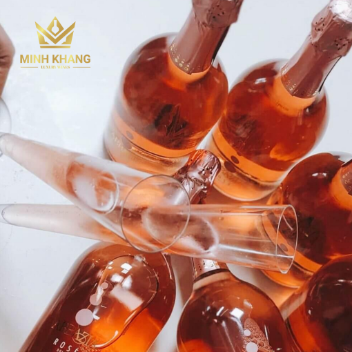 Rượu vang Ý Abbazia Moscato Sparkling Rosé Dolce sủi bọt đầy tinh tế